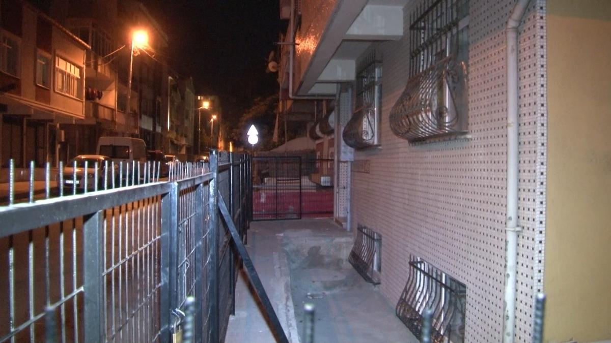 Küçükçekmece'de bir kişi evde tuttuğu kadını rehin aldı