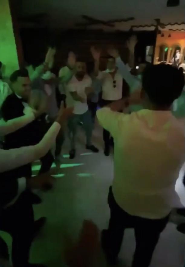 İstanbul’dan gelin alan grup, ortalığı toza dumana kattı