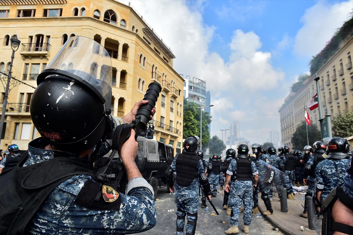 Beyrut'taki patlama, Lübnan'da krizi derinleştirdi