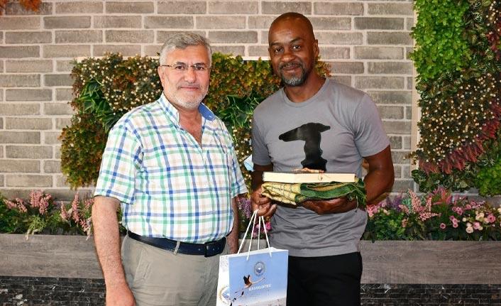 Eddie Newton: Müslüman olduktan sonra Bilal adını aldım