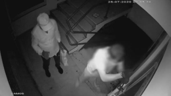 Fatih'te 14 iş yerine giren 2 hırsız yakalandı