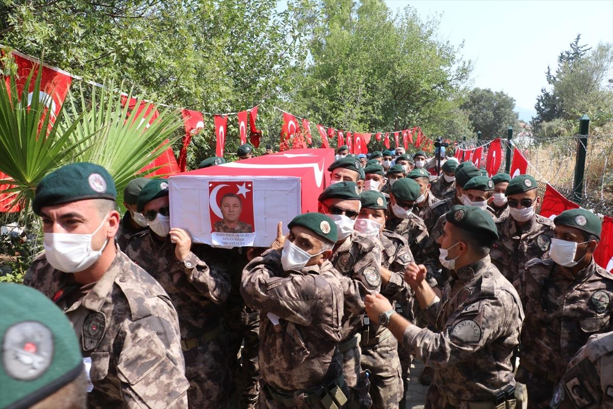 Hakkari şehitleri son yolculuğuna uğurlandı