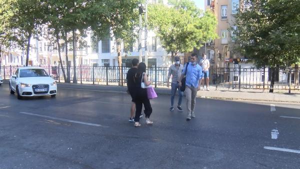 Beyoğlu'nda yaya otobüse çarptı