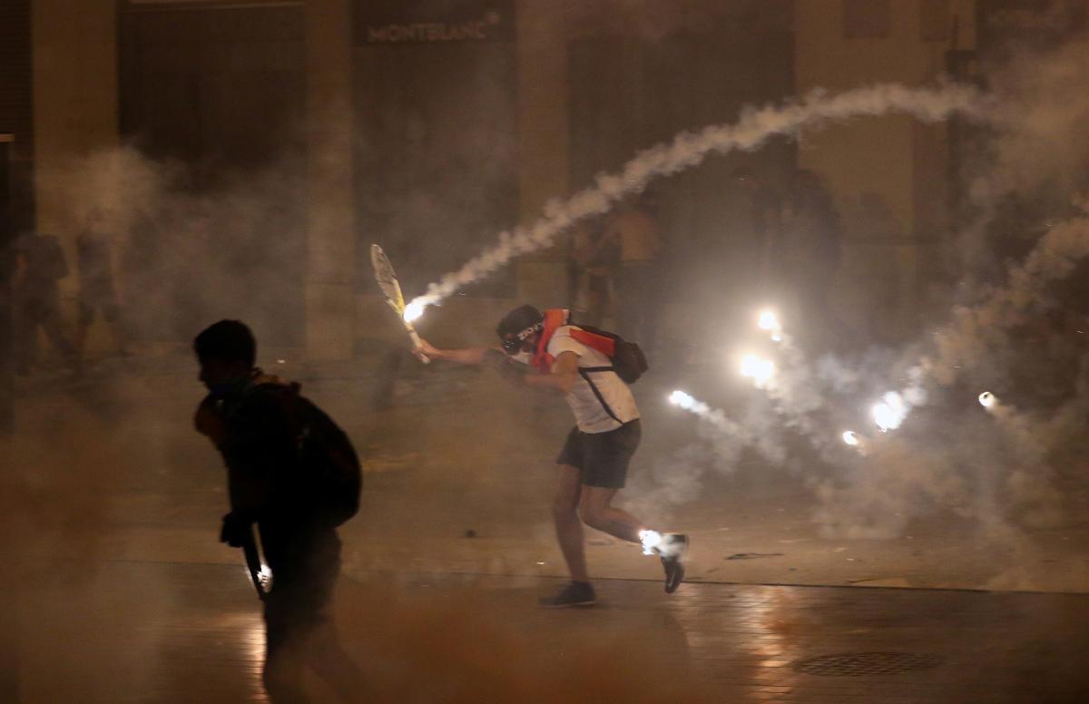 Lübnan'da istifa eden bakan sayısı 4'e yükseldi