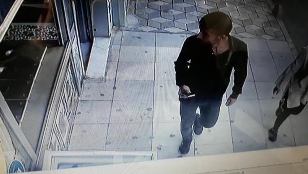 Elazığ'da dondurmacıya gelen hırsız cep telefonu çaldı