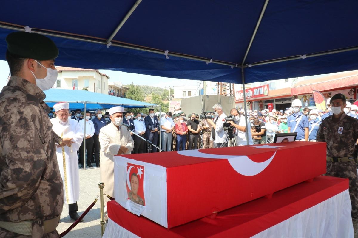 Hakkari şehitleri son yolculuğuna uğurlandı