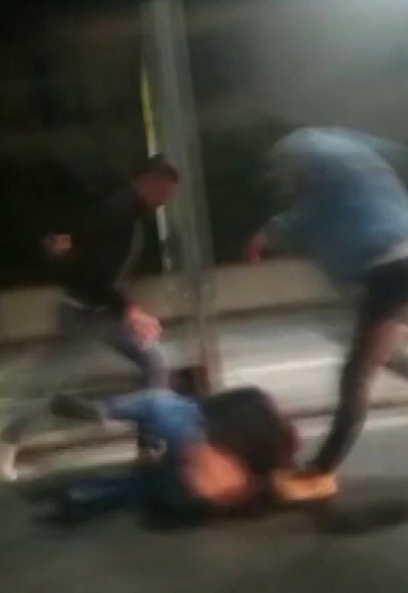 Sivas’ta önce araba çarptı, sonra dayak yedi