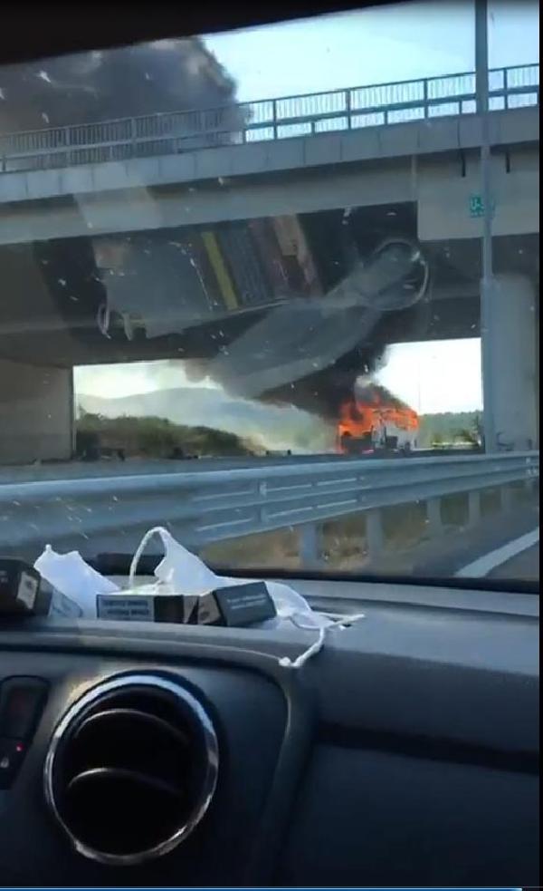 Çekmeköy'de yolcu otobüsünde yangın