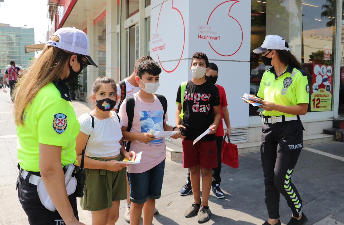 Adana'da polisin korona uyarısına verilen şaşırtan cevap