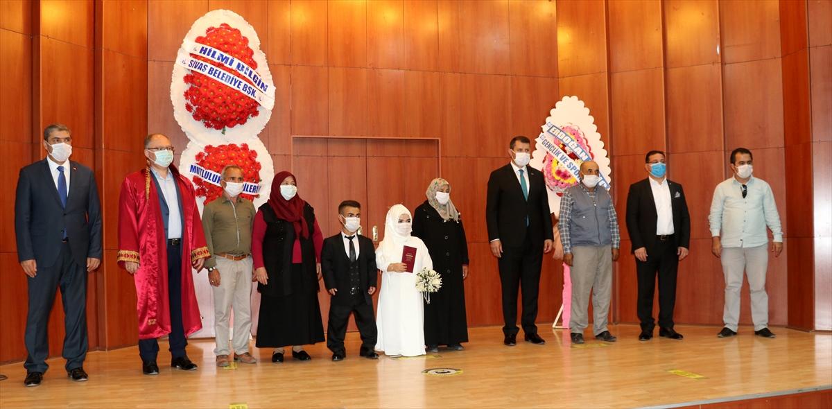 Türkiye şampiyonu 'Cep Herkülü' evlendi