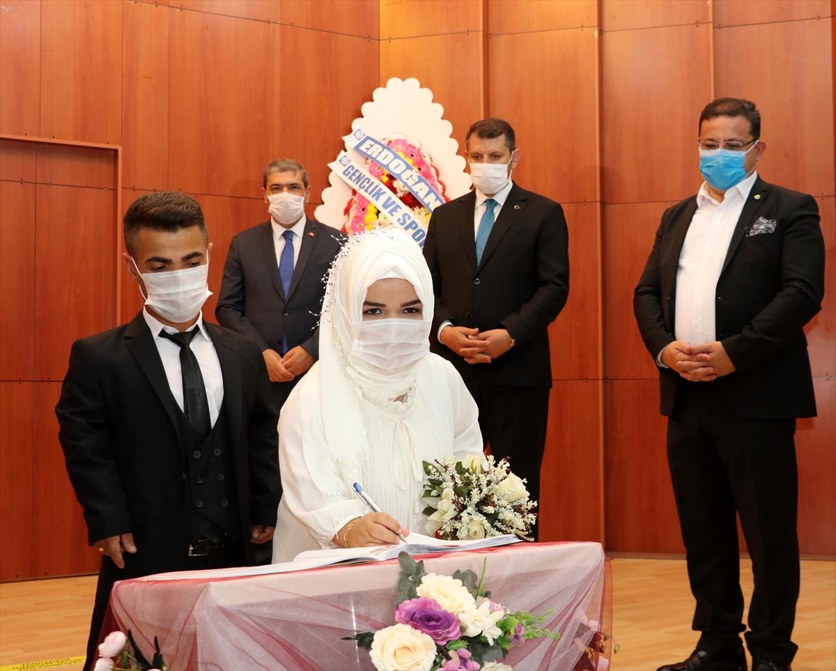 Türkiye şampiyonu 'Cep Herkülü' evlendi