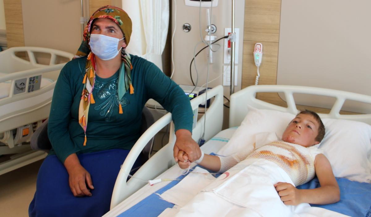 Ardahan’da gömleğindeki ip yerine kendini yaktı