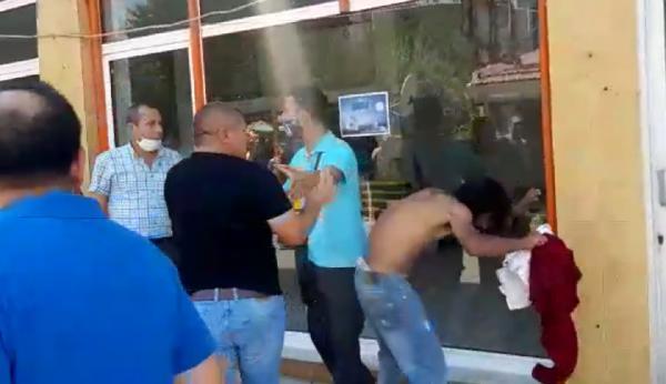 Edirne'de akli dengesi bozuk kişi, yayaya saldırdı