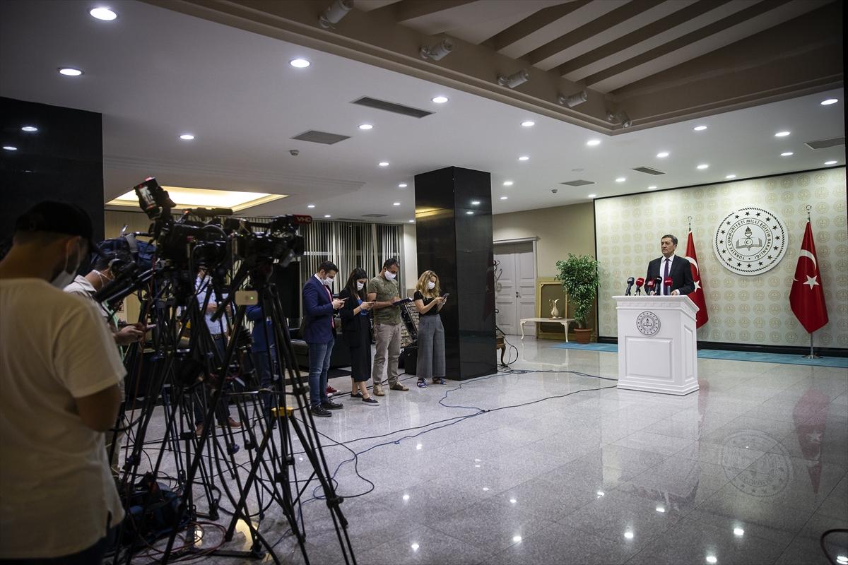 Ziya Selçuk okulların açılışıyla ilgili kararı açıkladı