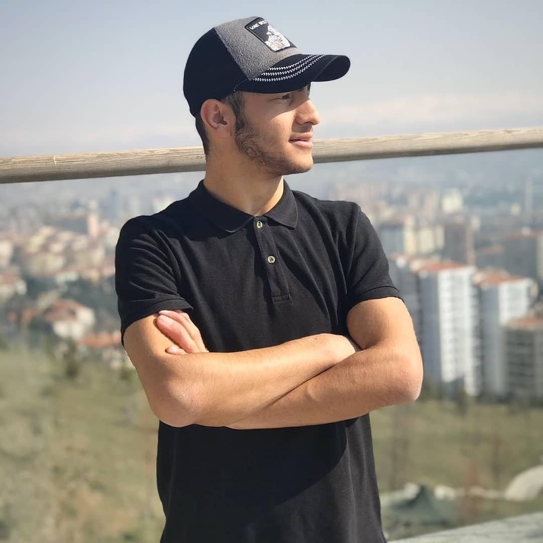 Van Gölü'ne serinlemek için giren 16 yaşındaki genç öldü