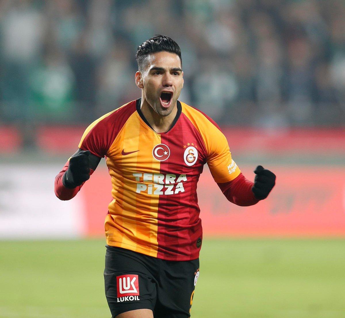 Kolombiyalı astrolog: Falcao yine sakatlanacak