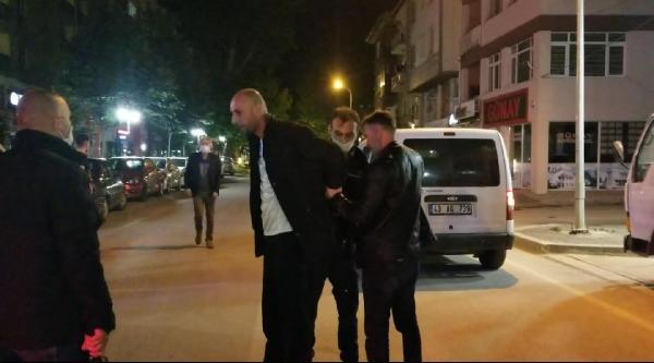 Kütahya'da tartıştığı arkadaşını kalbinden bıçakladı