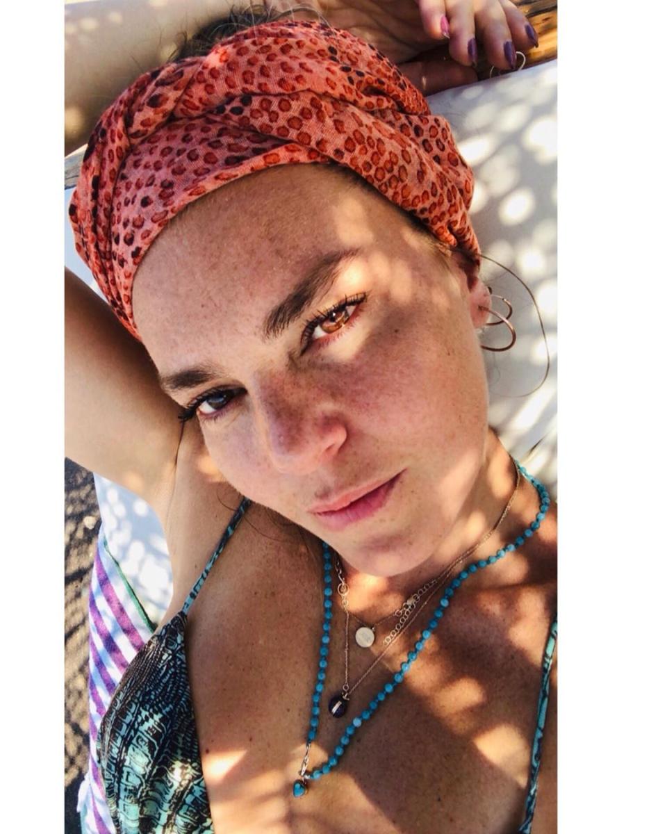 Aslı Enver makyajsız