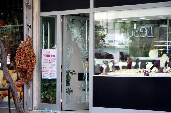 Adana'daki kuyumcu soygununun görüntüleri ortaya çıktı