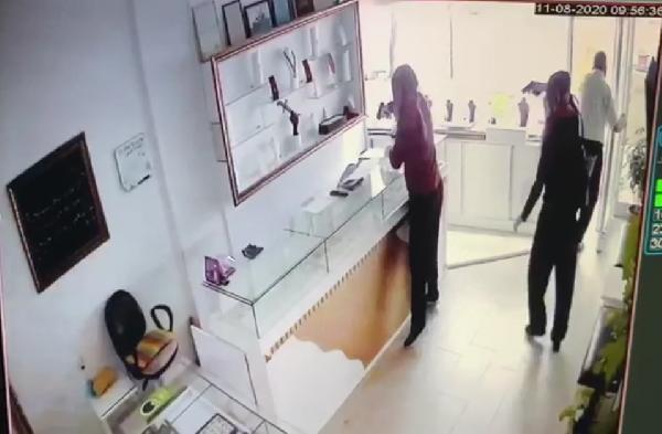 Adana'daki kuyumcu soygununun görüntüleri ortaya çıktı