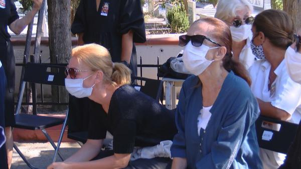 Hümeyra'nın acı günü: Oğlunu toprağa verdi