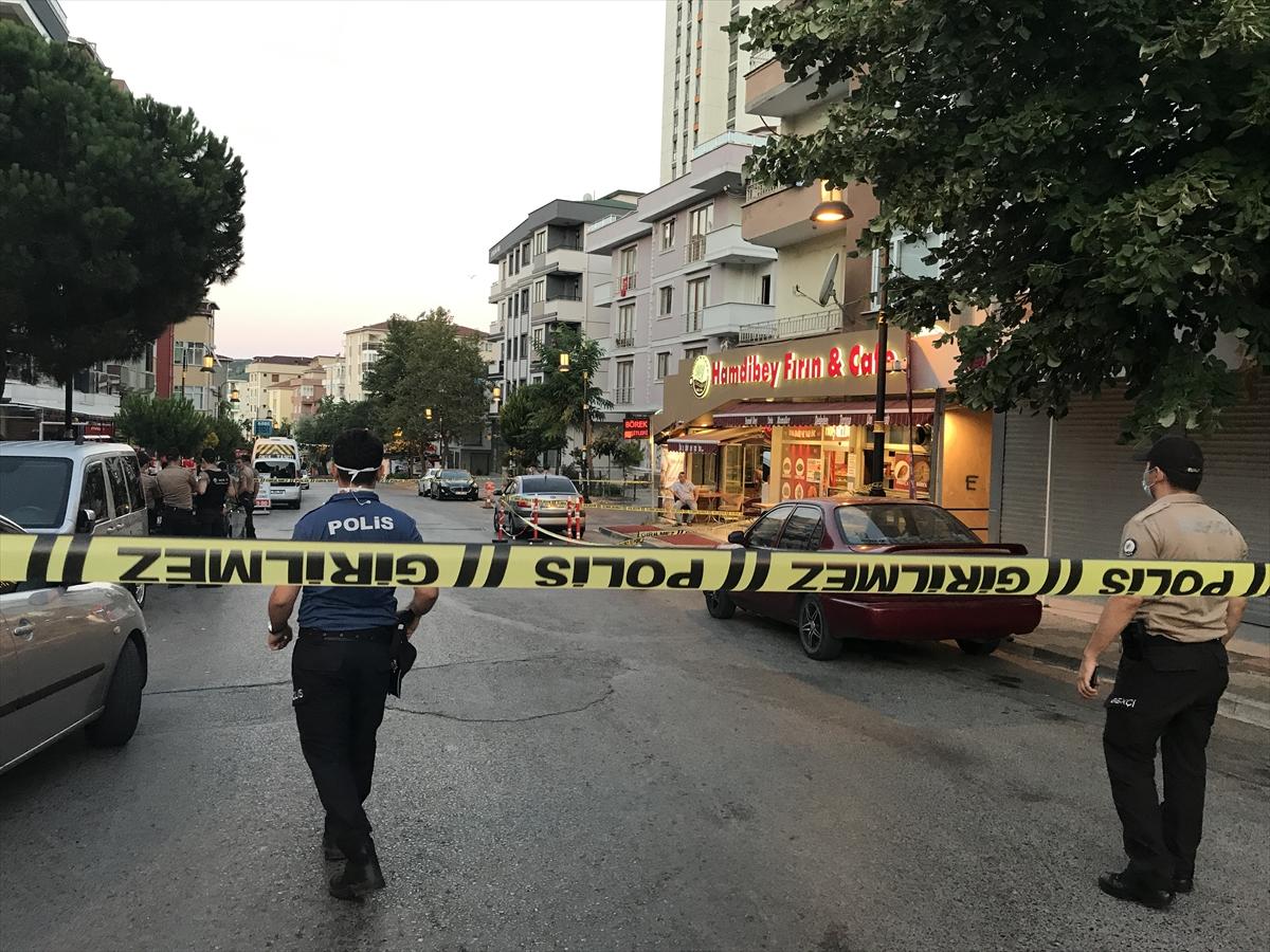 Maltepe'de soyguncular bekçilere ateş açıp kaçtı