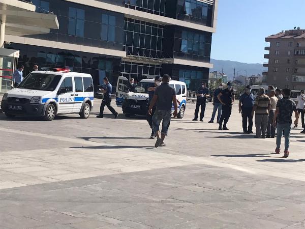 Kayseri Adliyesi'nde kavga: 2 yaralı
