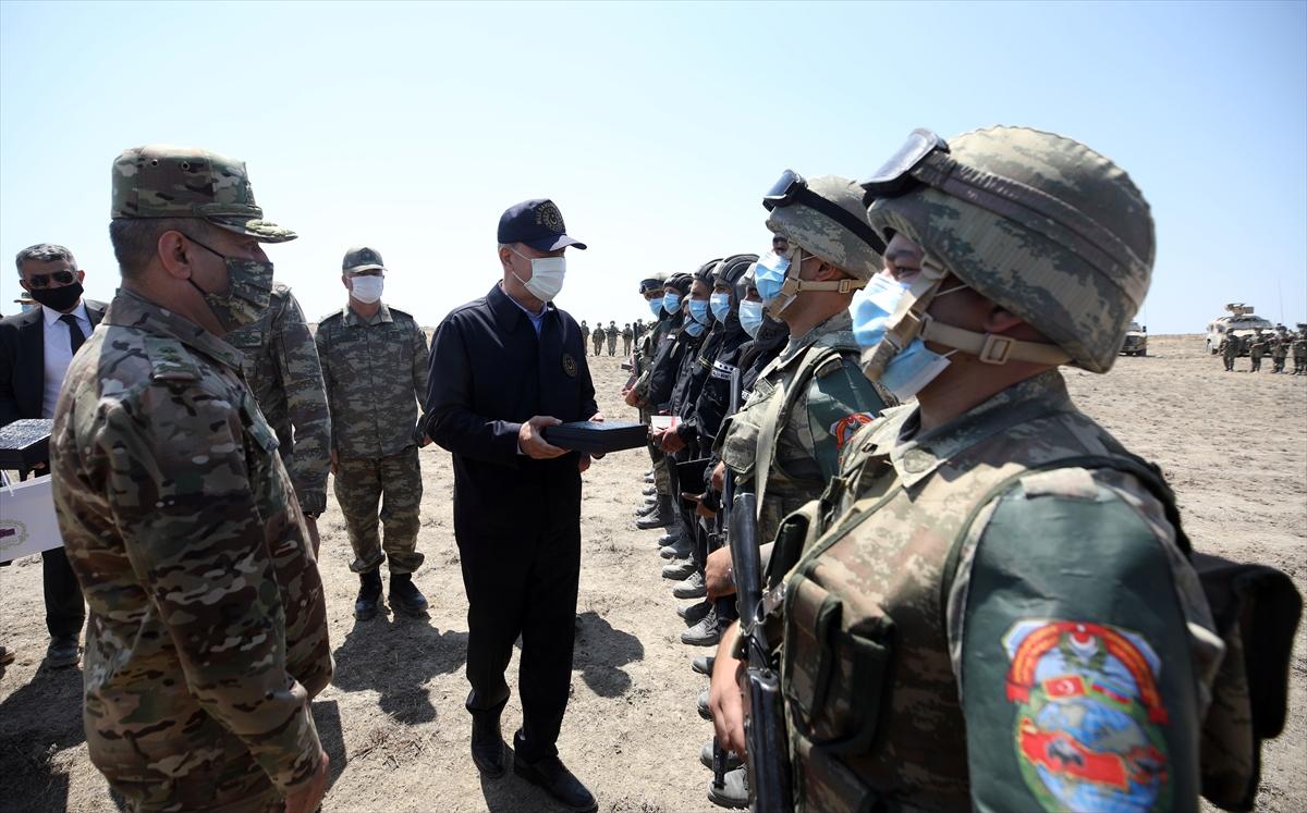 Bakan Akar: Ermenistan'a karşı Azerbaycan'ın yanındayız