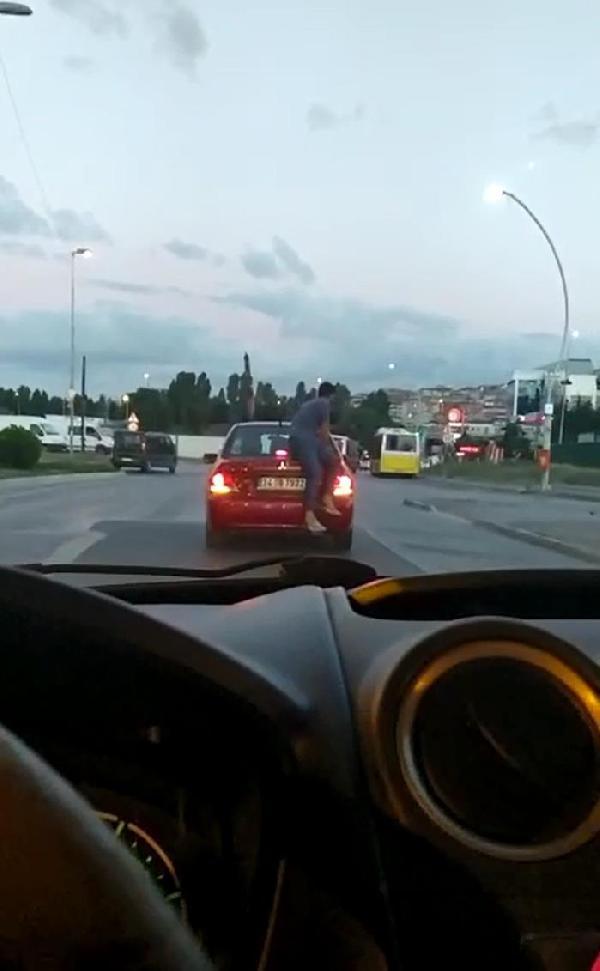 Sultangazi'de birbirinden ilginç trafik magandaları