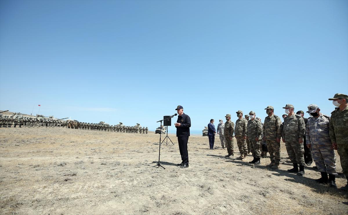 Bakan Akar: Ermenistan'a karşı Azerbaycan'ın yanındayız