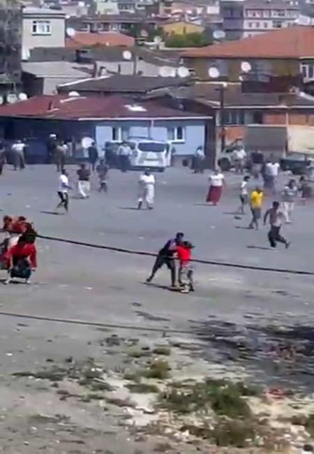 Esenler'de mahalleyi savaş alanına çeviren kavga