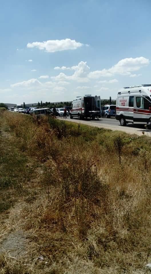 Eskişehir'de hatalı sollama kazası: 2 ölü, 2 yaralı