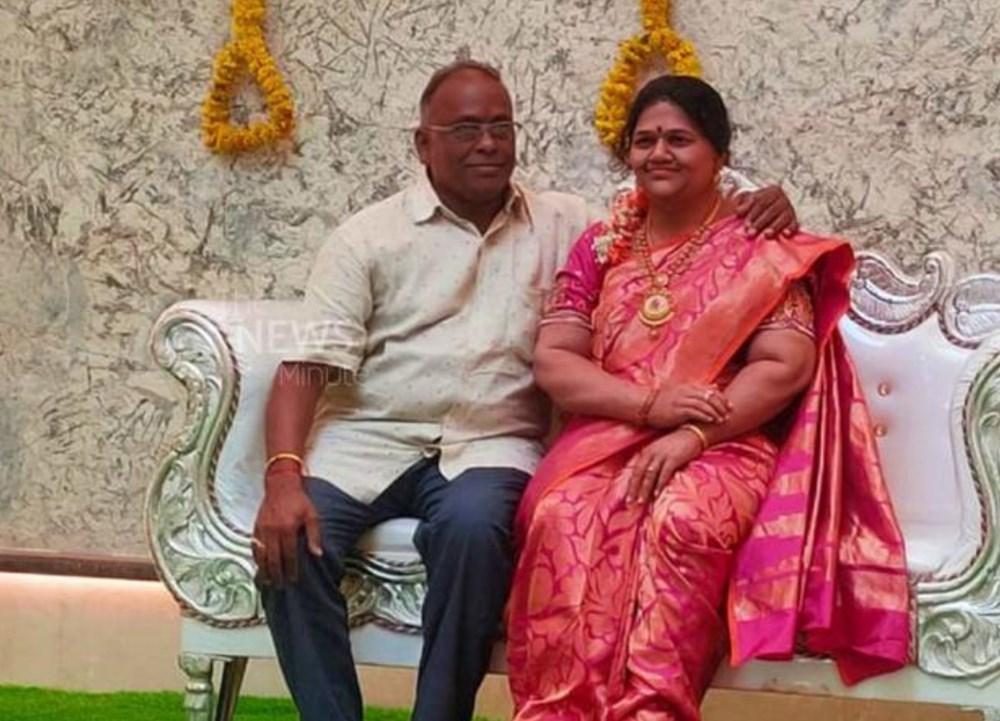 Hindistan’da iş adamı ölen eşinin heykelini yaptırdı