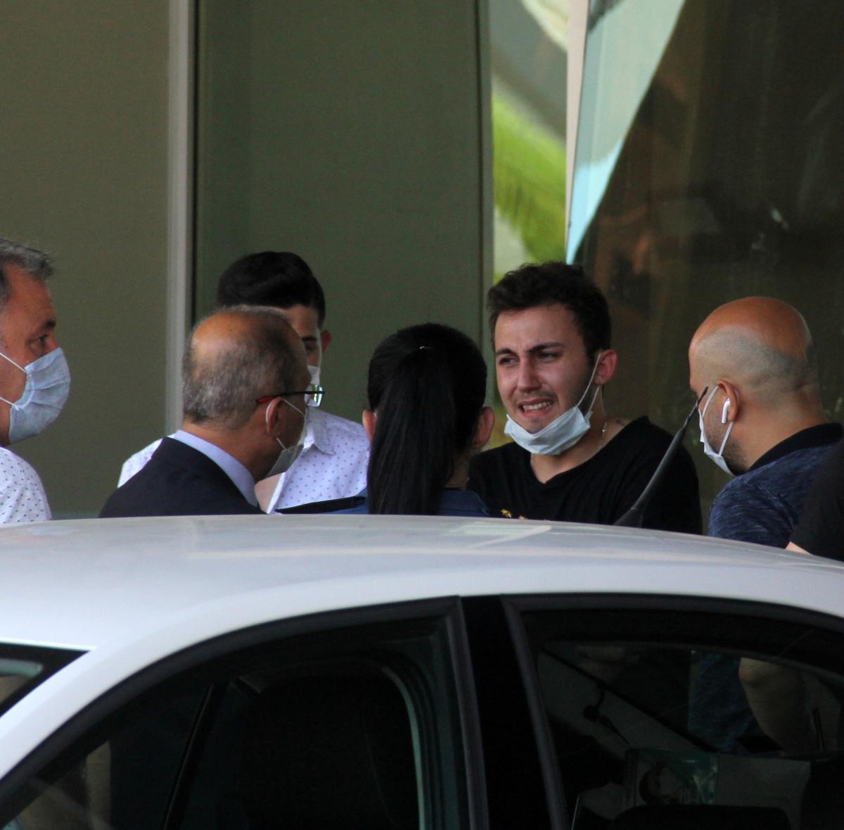 Adana'da silahını temizleyen polis kendini vurdu