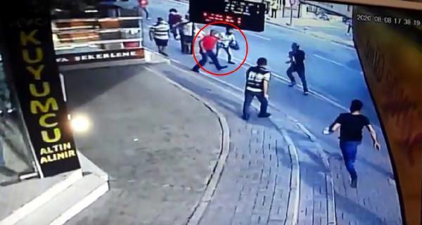 Adana'da 30 bin lirayı alıp kaçtı, trafik polisi yakaladı