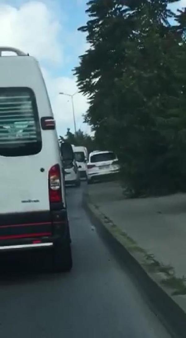 Sultangazi'de birbirinden ilginç trafik magandaları