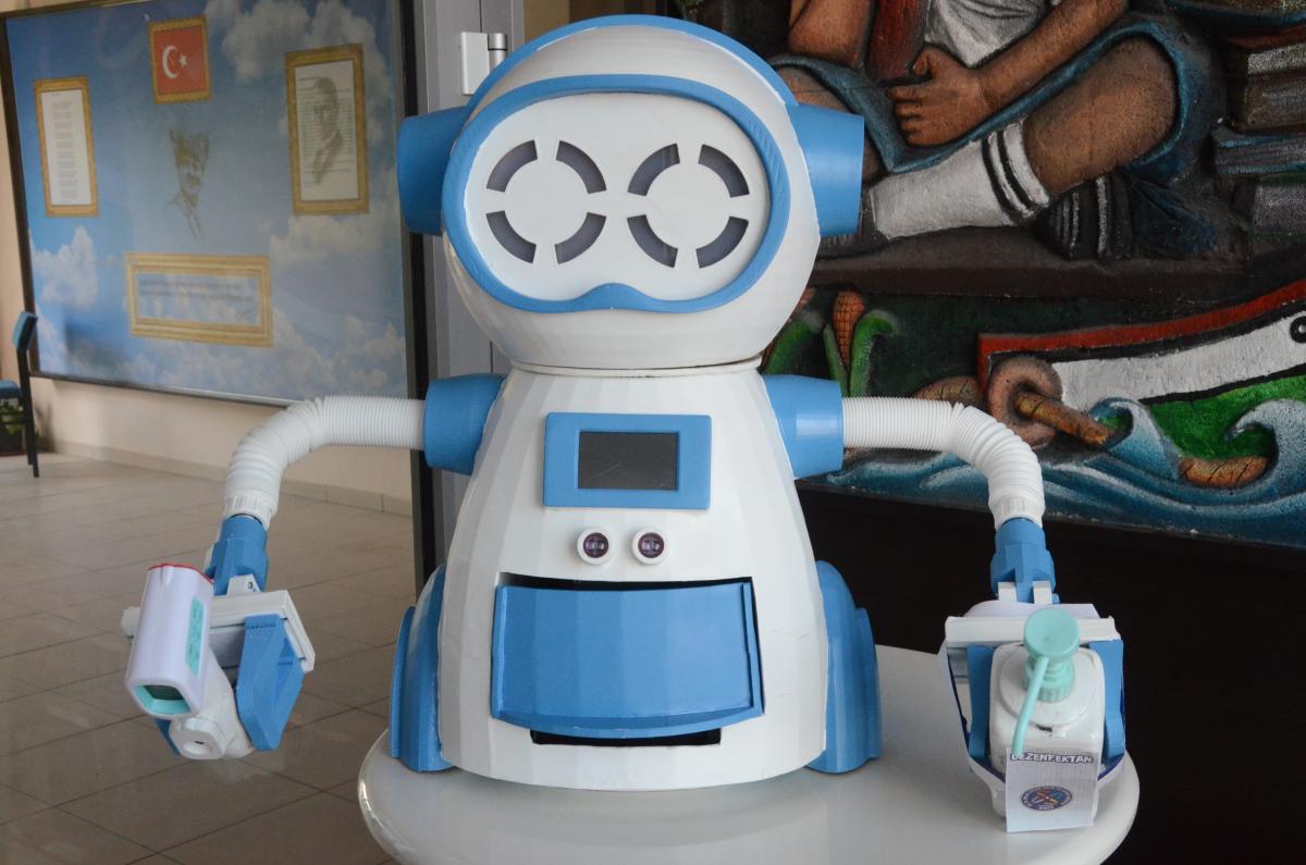 Ordu'da virüs salgınına karşı ateş ölçen robot üretildi