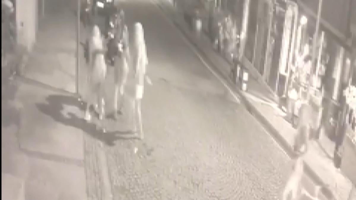 Bodrum'da kadınların 'niye bakıyorsunuz' kavgası