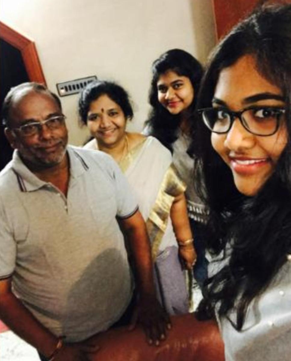 Hindistan’da iş adamı ölen eşinin heykelini yaptırdı