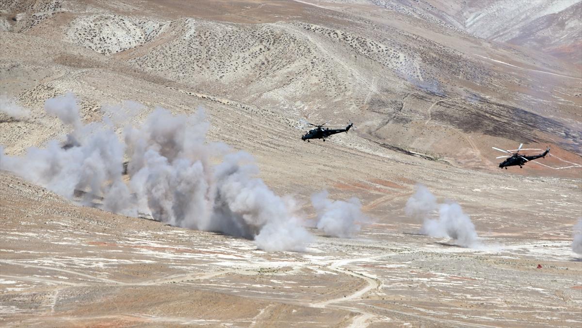 Bakan Akar: Ermenistan'a karşı Azerbaycan'ın yanındayız