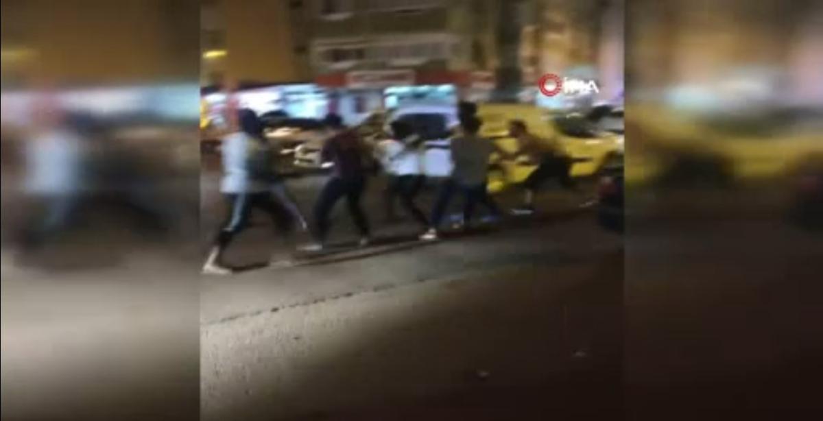 Karabük'te sokak ortasında kavga ettiler