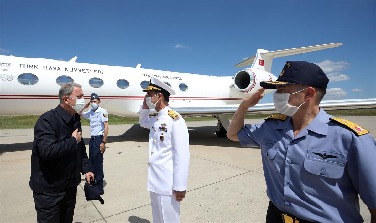 Akar ve TSK komuta kademesi Donanma Komutanlığı'na gitti