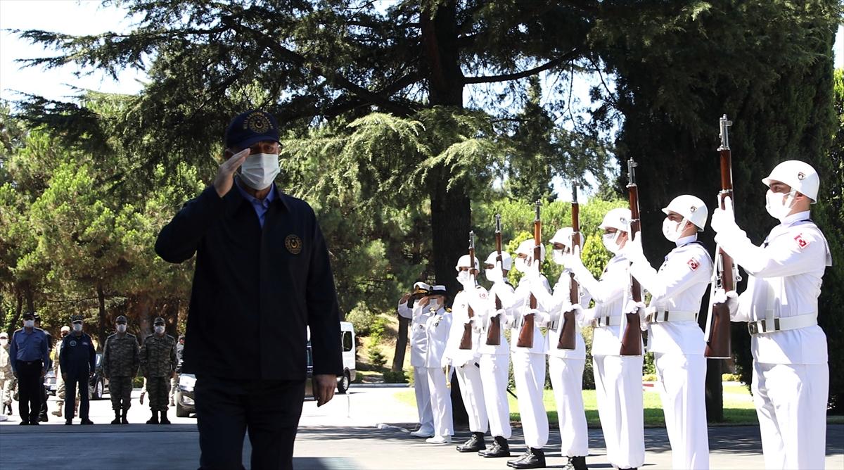 Akar ve TSK komuta kademesi Donanma Komutanlığı'na gitti