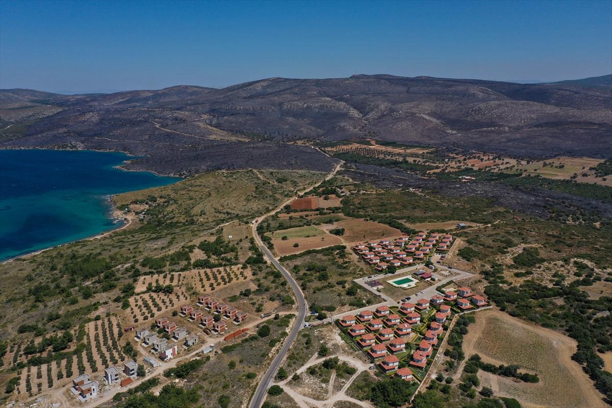 Çeşme'deki yangın havadan görüntülendi