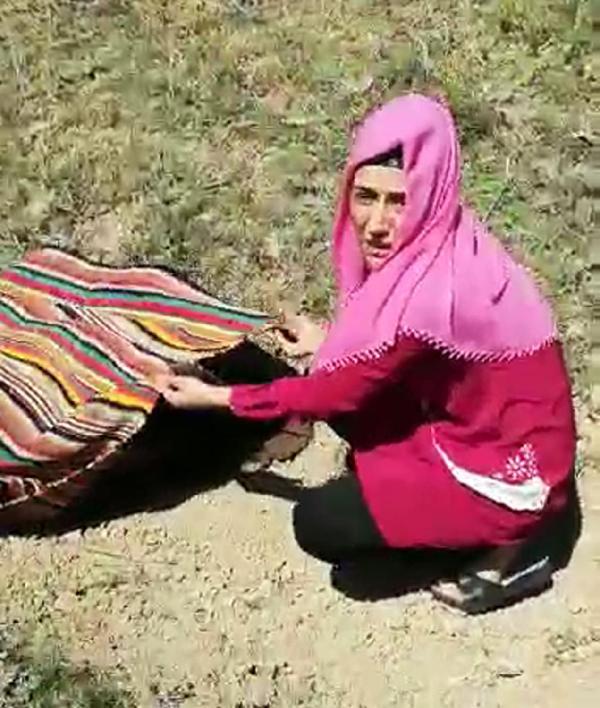 Erzincan'da minibüs tarlaya uçtu: 1 ölü, 4 yaralı