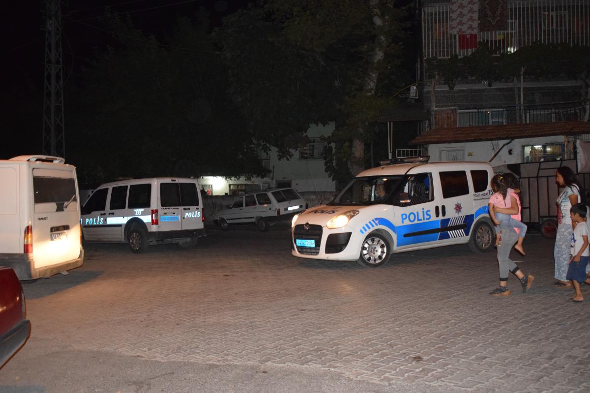 Malatya'da bir kişi eşini pompalı tüfekle yaraladı