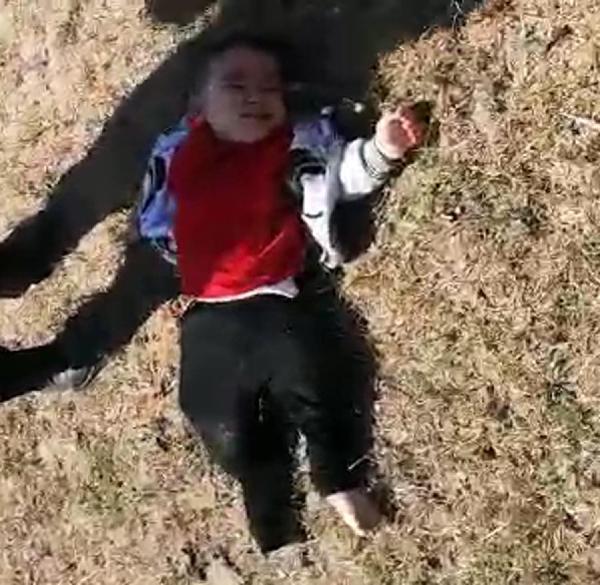 Erzincan'da minibüs tarlaya uçtu: 1 ölü, 4 yaralı