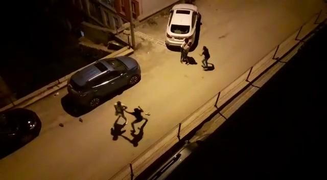 Karabük'te sokak ortasında kavga ettiler