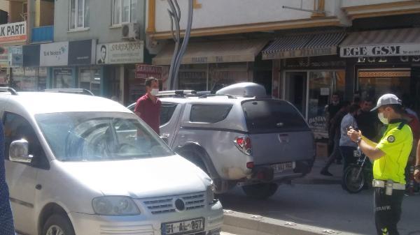 Aracıyla kaçarken 9 araca çarpan şüphelinin yakalanma anı