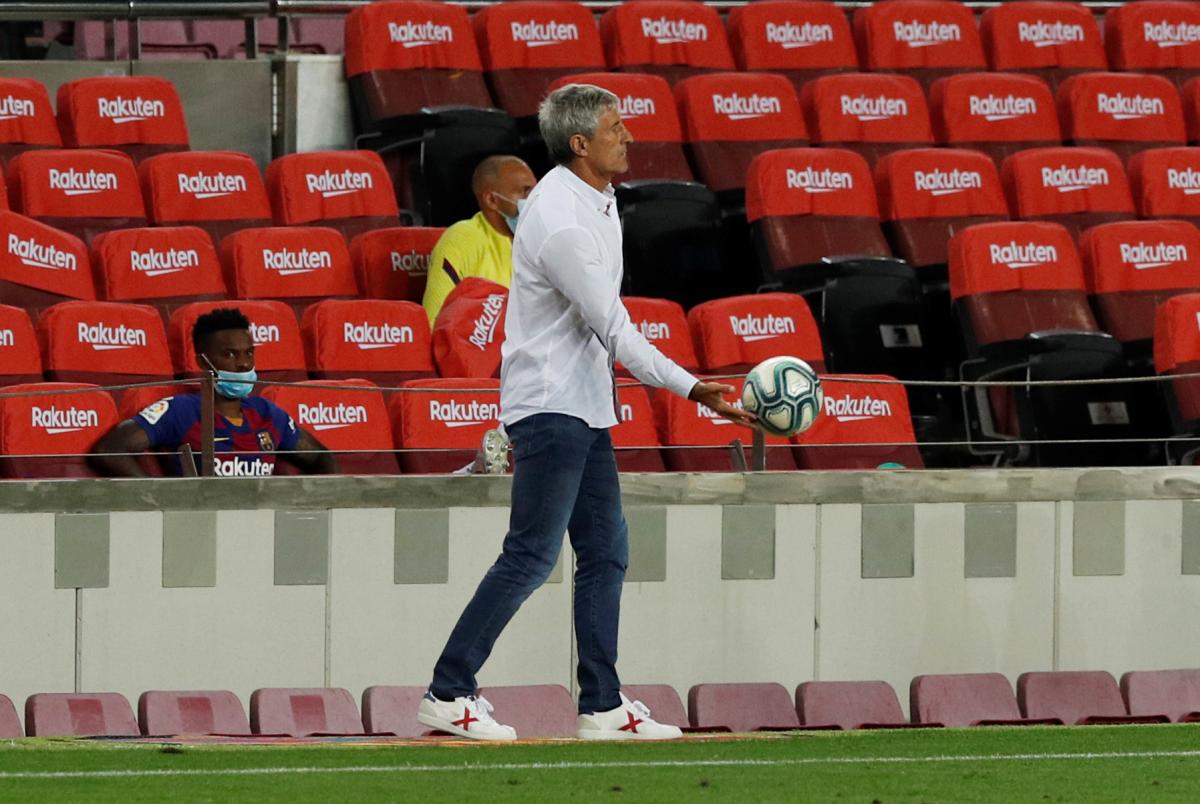Barcelona Quique Setien'in görevine son verdi
